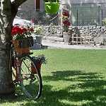 Grange Voutee Avec Jardin 別荘 *