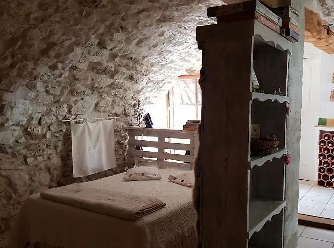 Grange Voutee Avec Jardin 펜션 *