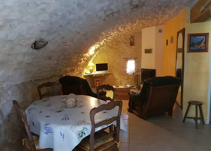 펜션 Grange Voutee Avec Jardin